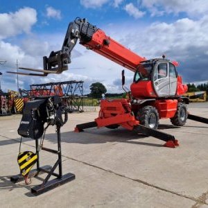 foto 4t / 25m manipulátor Manitou + naviják